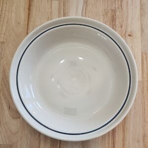Longaberger pie plate with Blue trim